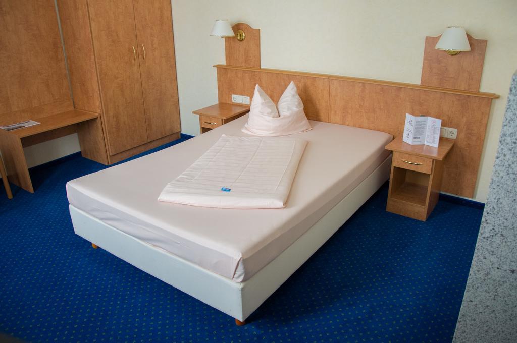 Domizil Alte Post Hotel Püttlingen Kültér fotó