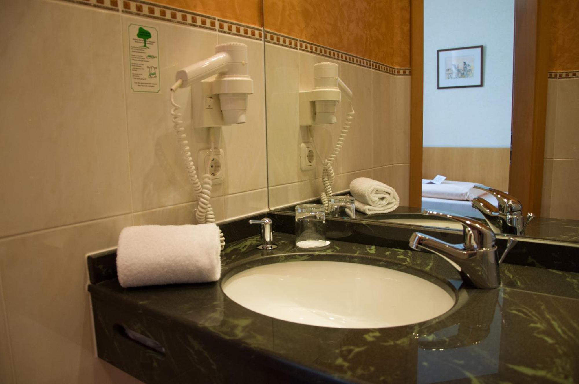 Domizil Alte Post Hotel Püttlingen Szoba fotó